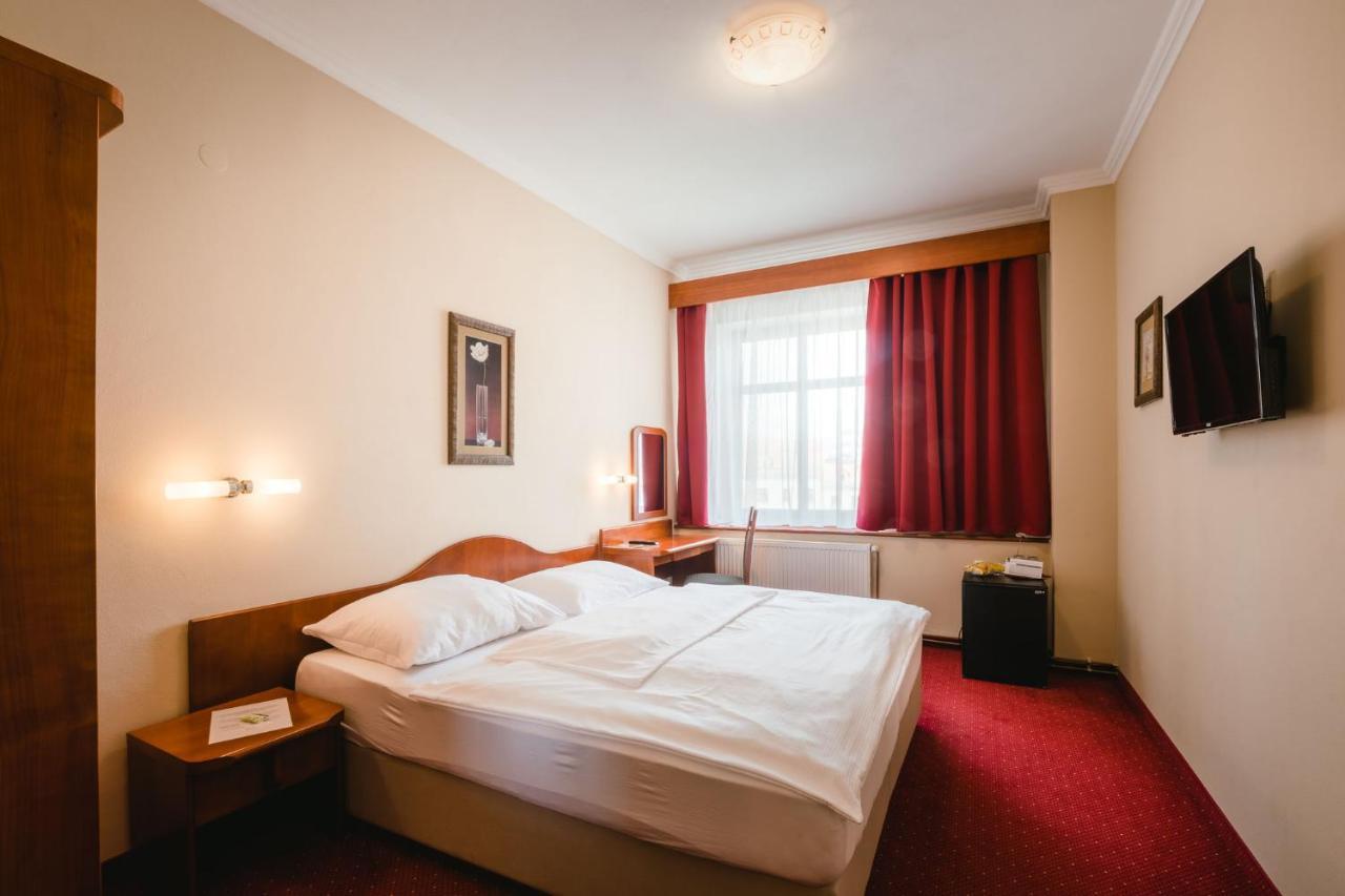 Wellness Hotel Luzan Rumburk Exteriör bild