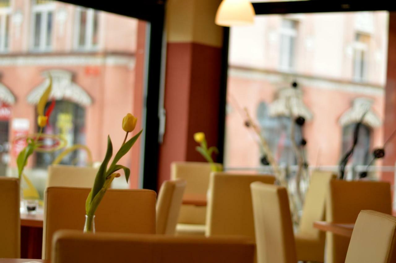 Wellness Hotel Luzan Rumburk Exteriör bild
