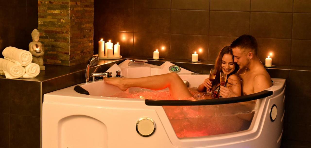 Wellness Hotel Luzan Rumburk Exteriör bild